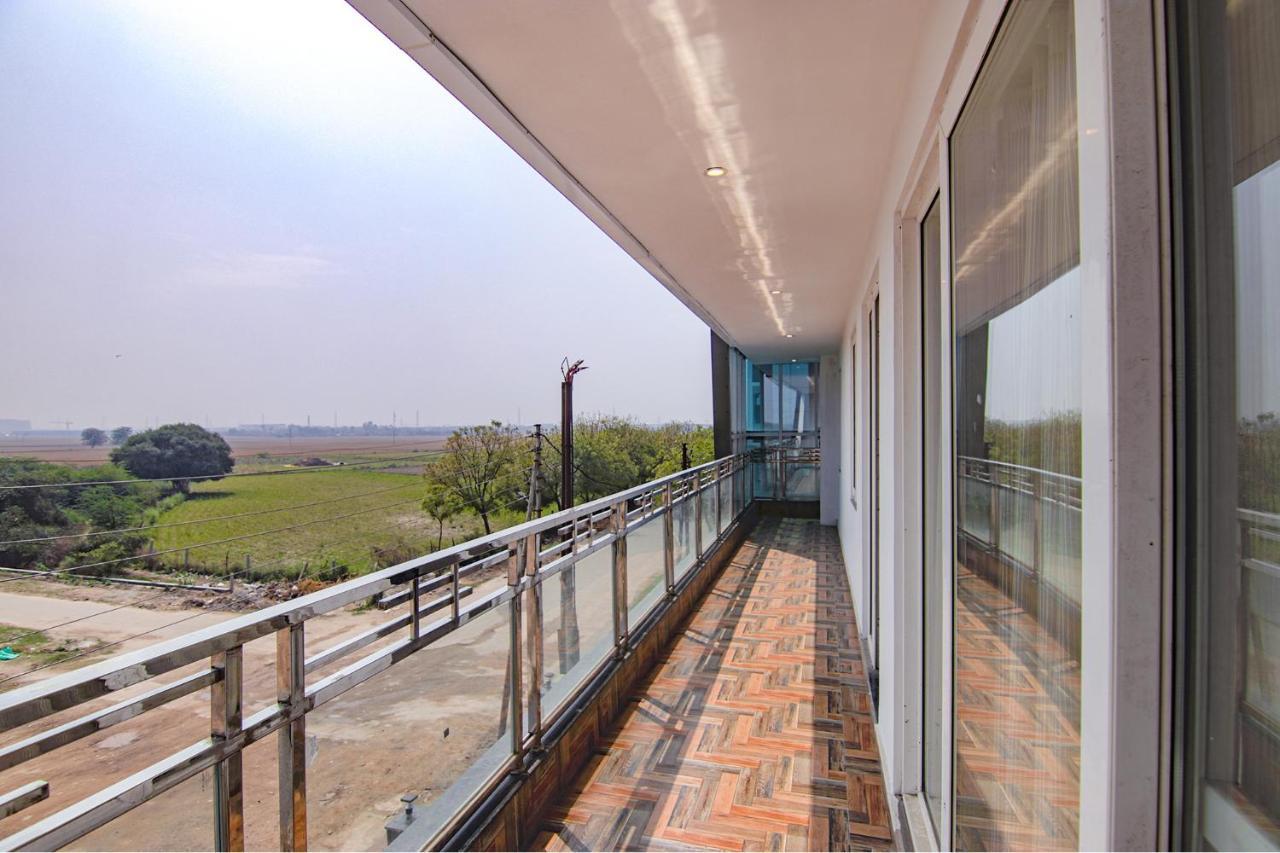 Fabhotel Satyam International Noida Exterior foto